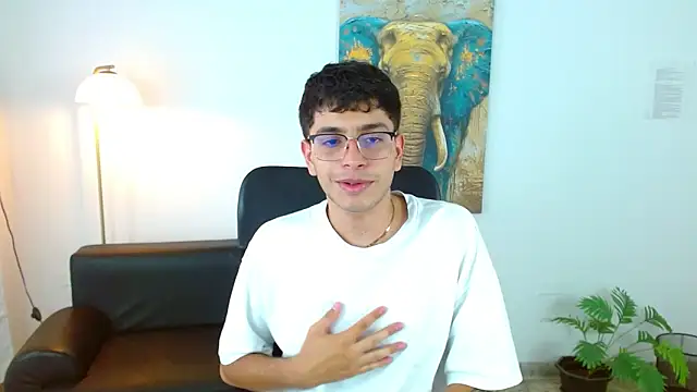 maax_18 Show in webcam