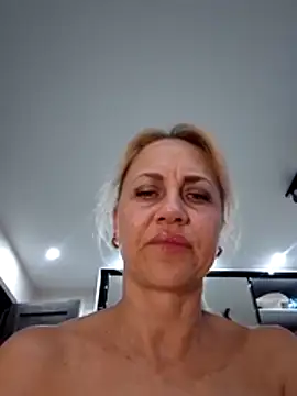 KissMiSveet's Live XXX Chat