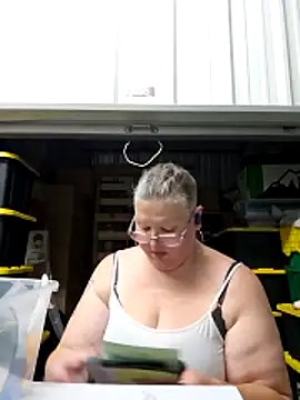 Budd_Bunney Chat XXX in diretta