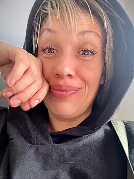 XXX chat uživo modela MARILYNRICHTER