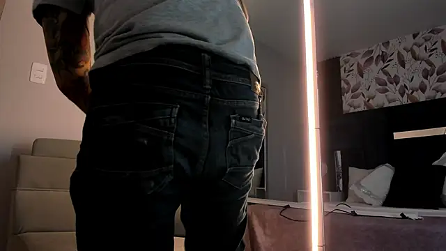 Chat XXX en directo de kaletattoo