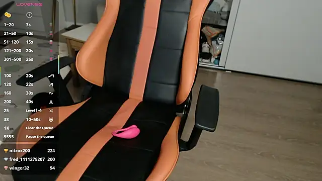 crystalyss Adlı Modelin Canlı XXX Sohbeti