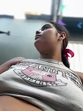 Chatroom XXX en direct de Kaily_Sweet16