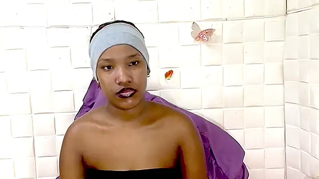 EroticSexyPrada – Live XXX-chat