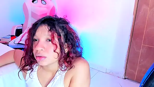 Emily_Coper18: онлайн-секс-чат