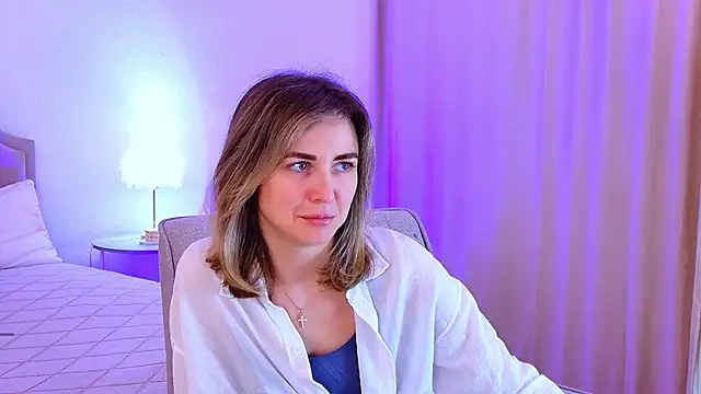 EmeraldGlow's Live XXX Chat