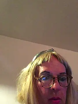 simone_xdressing Show Webcam