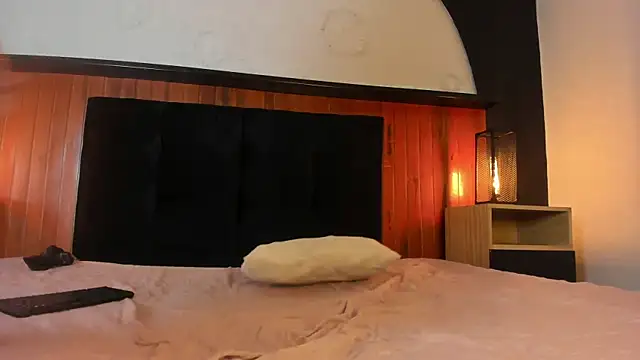 Cheys_Mast: διαδικτυακό σόου στην κάμερα