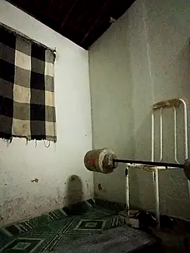 tarra122 Adlı Modelin Canlı XXX Sohbeti