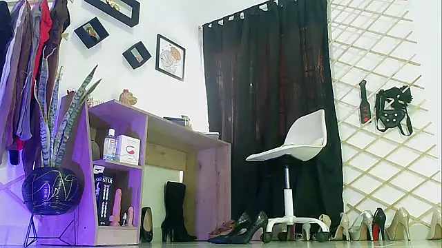 myla_sarah: απευθείας συνομιλία ΧΧΧ