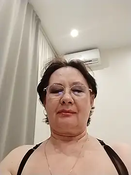 SalientClean: απευθείας συνομιλία ΧΧΧ