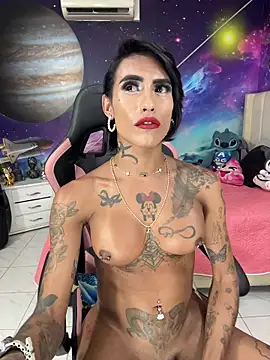 Pokazy przed kamerką – Nella_Dolls