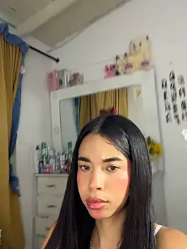 Milleradhara24: онлайн-секс-чат