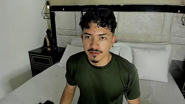 NicolaiKarav: онлайн-секс-чат