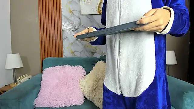 AVENGER_GUYS1 Webcam-Show