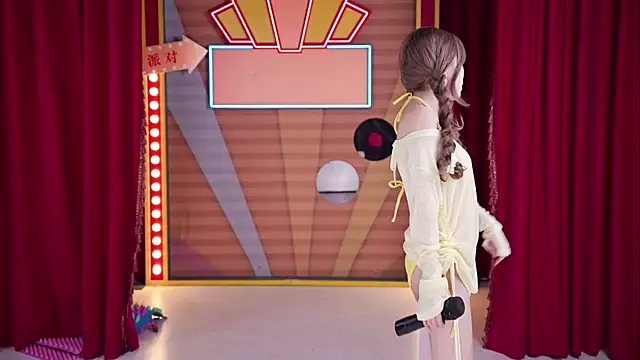 MSN101 Adlı Modelin Canlı XXX Sohbeti