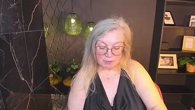 Chat +18 de NataliMellow ao vivo