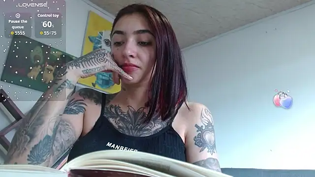 دردشة ZoeBakers_ الجنسية المباشرة