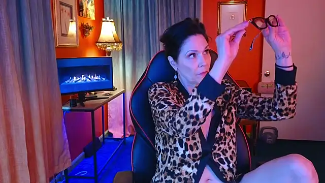 Jujutopia Adlı Modelin Canlı XXX Sohbeti