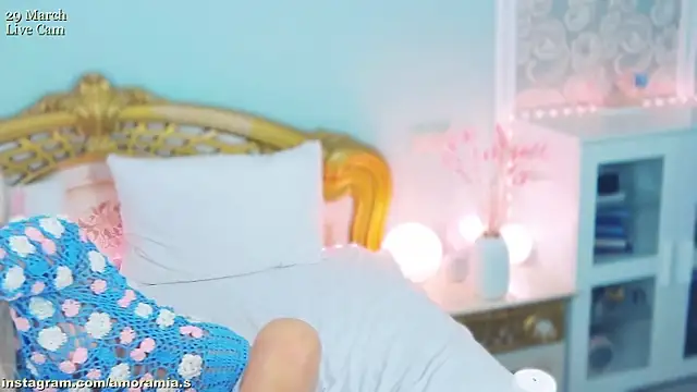 Amoramias: απευθείας συνομιλία ΧΧΧ