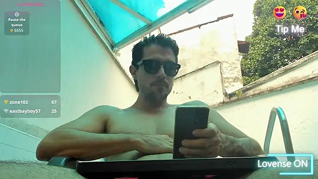 Adam_MillanFF Adlı Modelin Canlı XXX Sohbeti