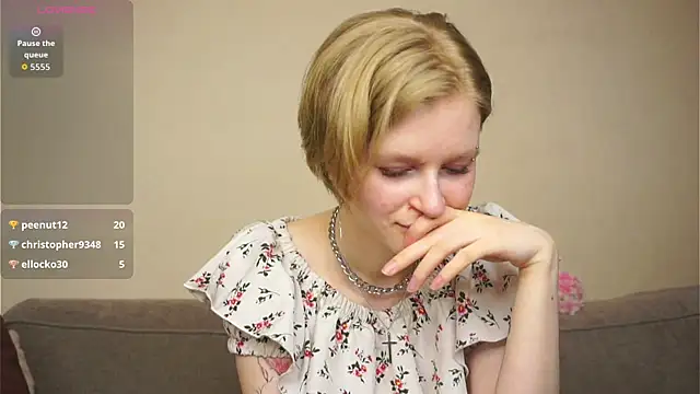 ToyaPletz's Live XXX Chat