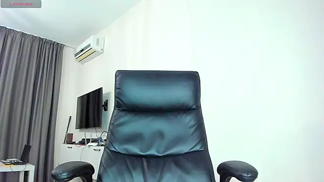 Findom_guy Chat XXX in diretta