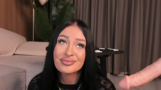 EmeraldKat's Live XXX Chat