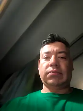 aztherockman: διαδικτυακό σόου στην κάμερα