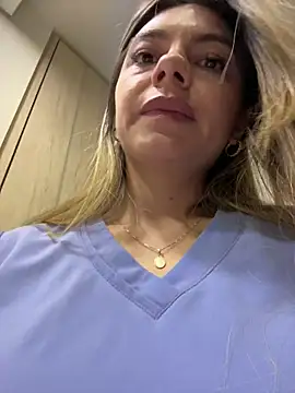 Онлайн чат XXX alicee16