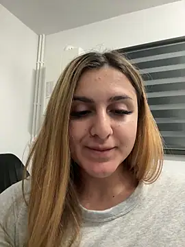 دردشة NicolePlay الجنسية المباشرة