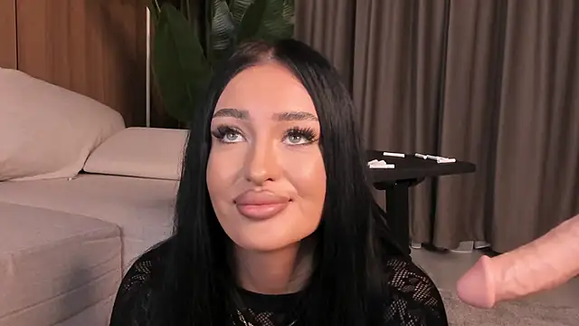 EmeraldKat Chat XXX live