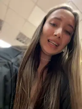 Show modela ICrazyOneIRL na web-kameri