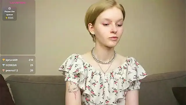 ToyaPletz's Live XXX Chat