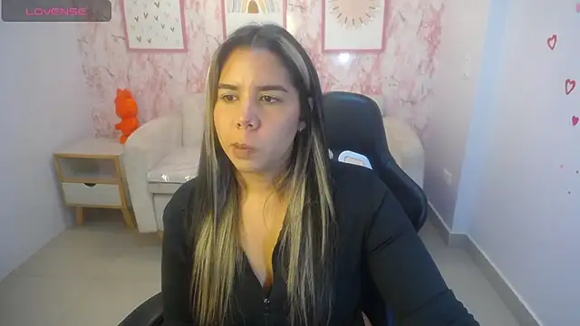 Thalia_ch1's Live XXX Chat