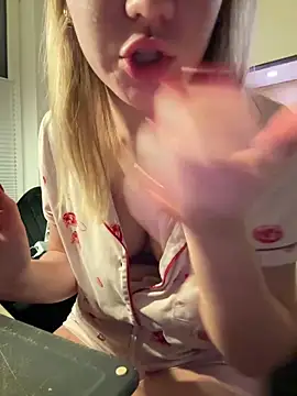 deinemadlinee's Live XXX Chat