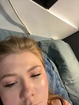 _Leya_ élő XXX-chatje