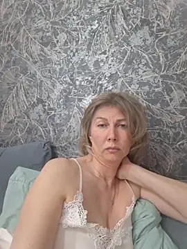 stellahere8 即時 XXX 聊天