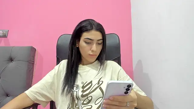 ariloe_quintero Adlı Modelin Canlı XXX Sohbeti