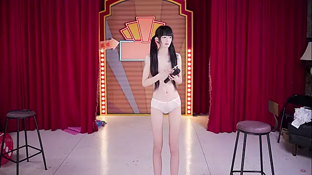 MSN101 Adlı Modelin Canlı XXX Sohbeti