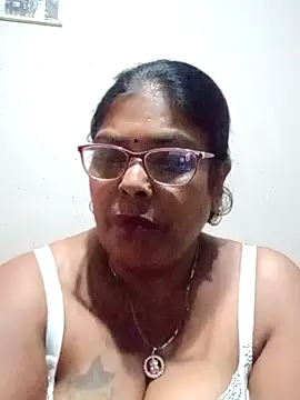 mileesha Chat XXX in diretta