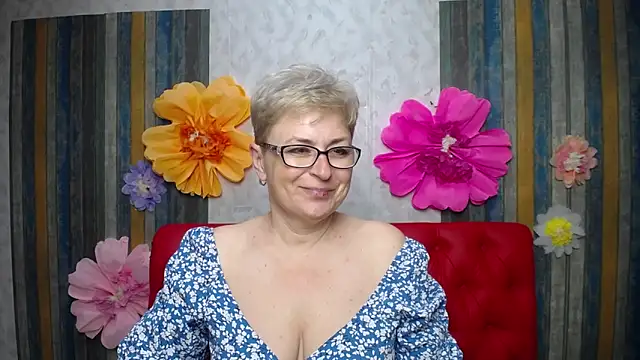 EmiliaGree: онлайн-секс-чат