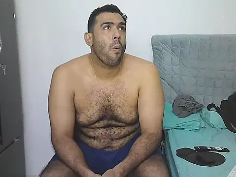 AlphaLatinoBear – Naživo XXX chat