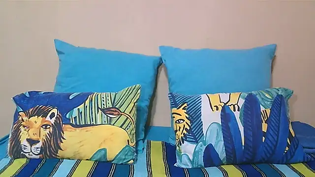 GAIGANTICBOOBS' Live XXX Chat