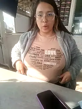 Chatroom XXX en direct de ISABELLA-24_