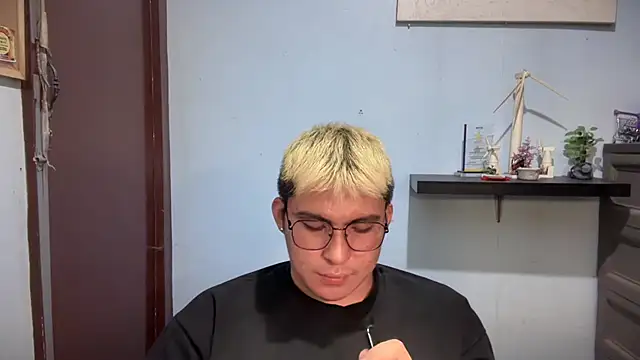 Kingdirtyfog Show in webcam