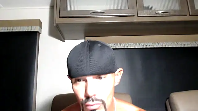 ThickD2C webkamerás műsora