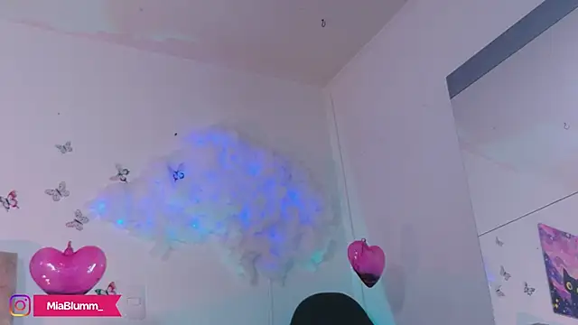 Czat XXX na żywo – MiiaBlumm_