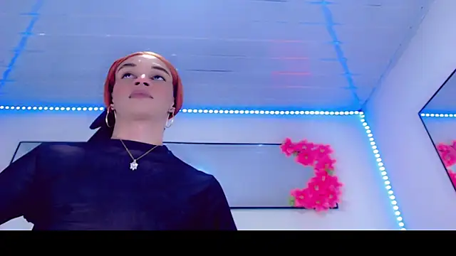 Karla_hot777 Adlı Modelin Canlı XXX Sohbeti