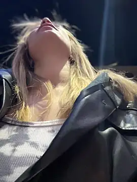 AnastasiaAniess: απευθείας συνομιλία ΧΧΧ